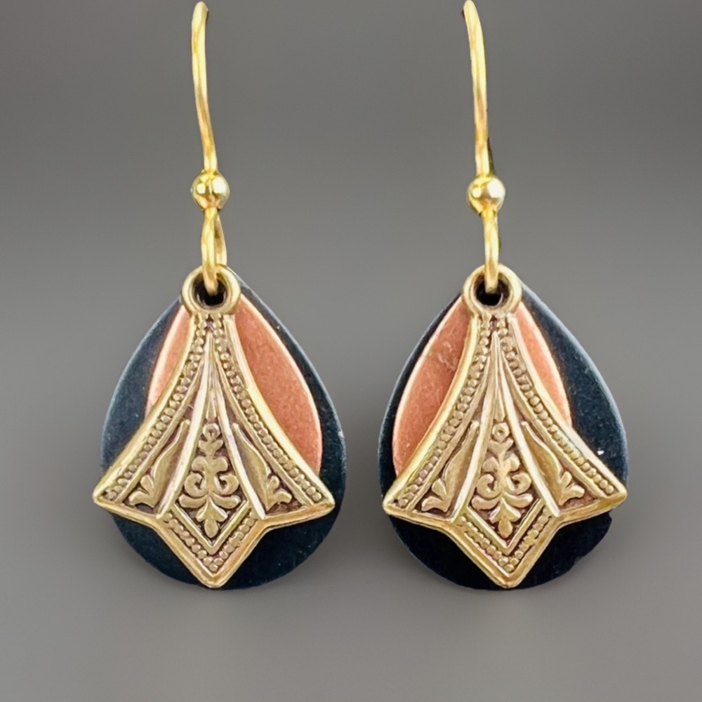 Vintage lightweight, copper tone, black multi layered pierced dangle earrings